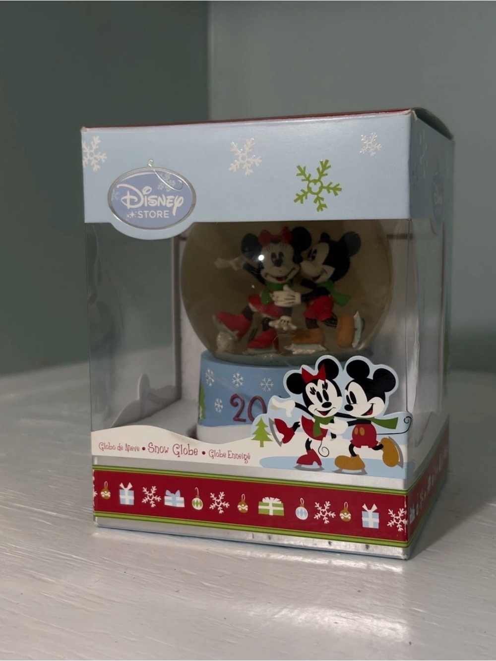Disney Store 2011 Snow Globe Mickey Minnie Mouse Ice Skating Christmas Limited